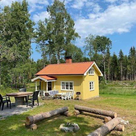 Fint Torp Nara Vattnet Med Tillgang Till Bat. Mellerud Exteriér fotografie